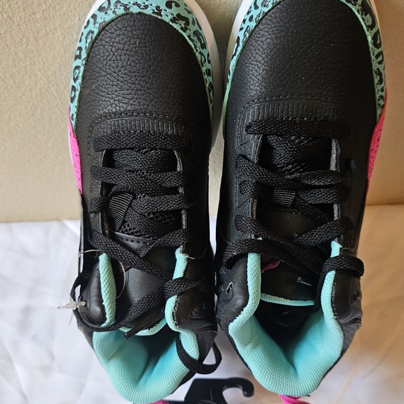 ANDI - Picture 6 of 9